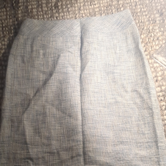 Elegant Light Gray Women's Skirt - Picture 1 of 4